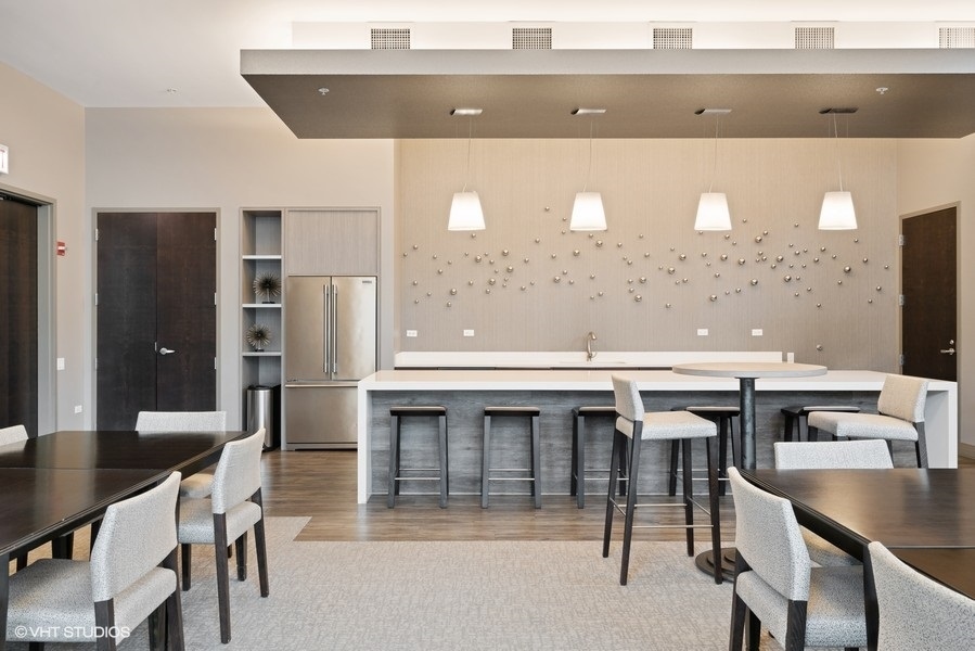 240 E ILLINOIS Street Unit: 606