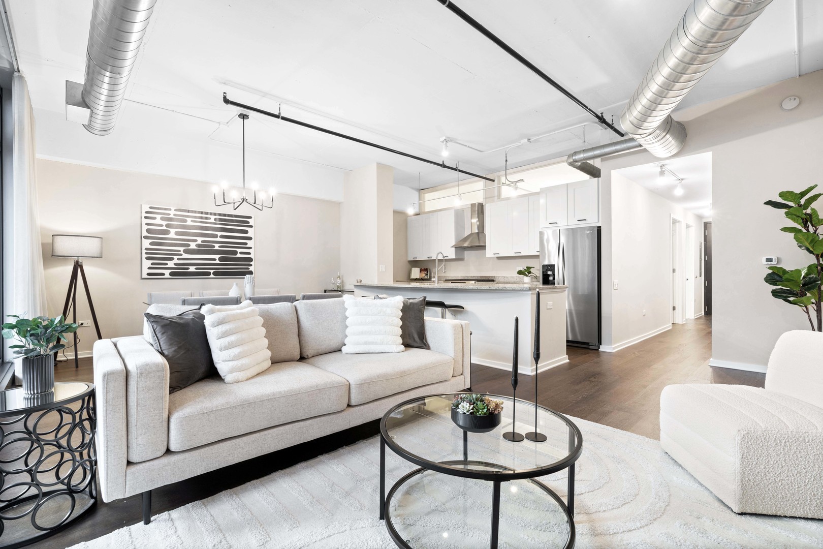 240 E ILLINOIS Street Unit: 606