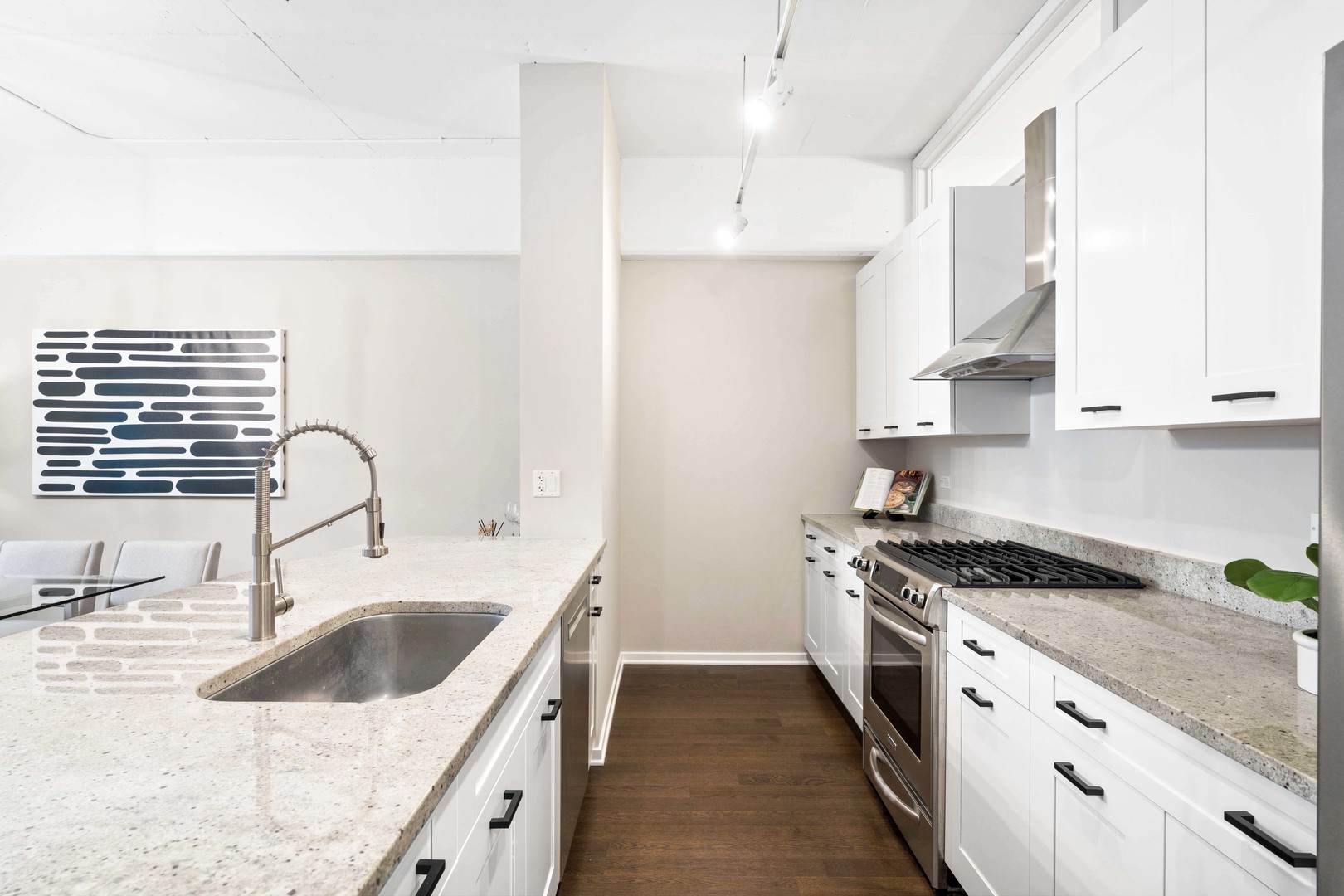 240 E ILLINOIS Street Unit: 606