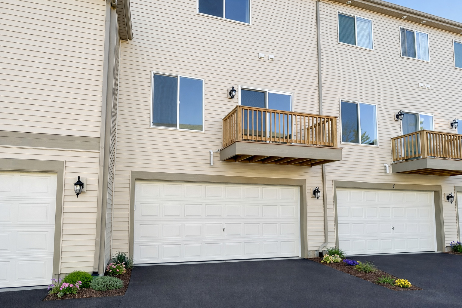 255 Regency Court Unit: C