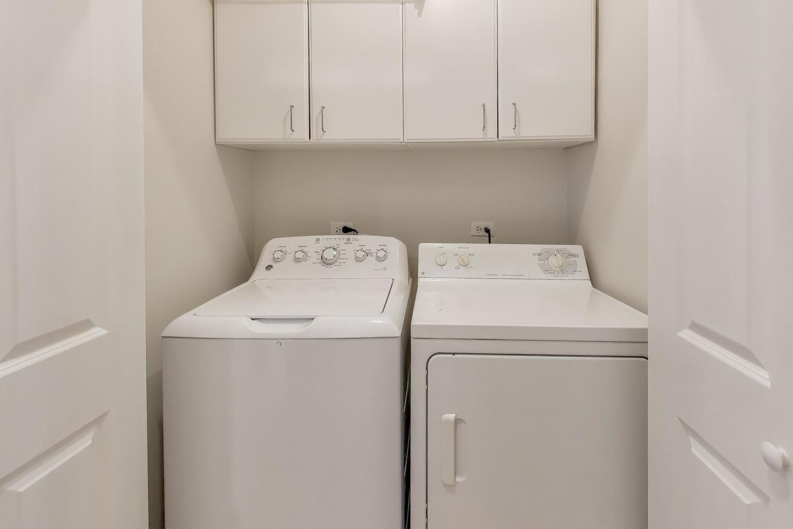 1725 N MOHAWK Street Unit: 2S