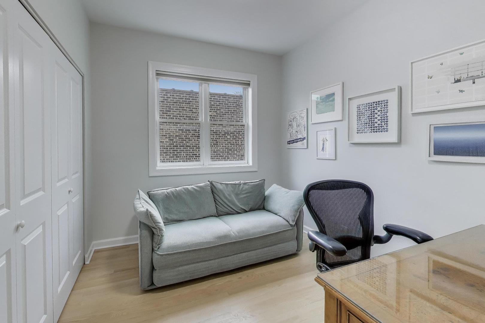 1725 N MOHAWK Street Unit: 2S