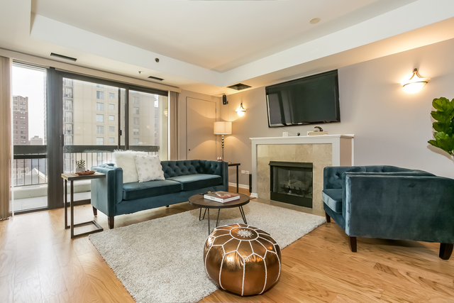 1212 N WELLS Street Unit: 804