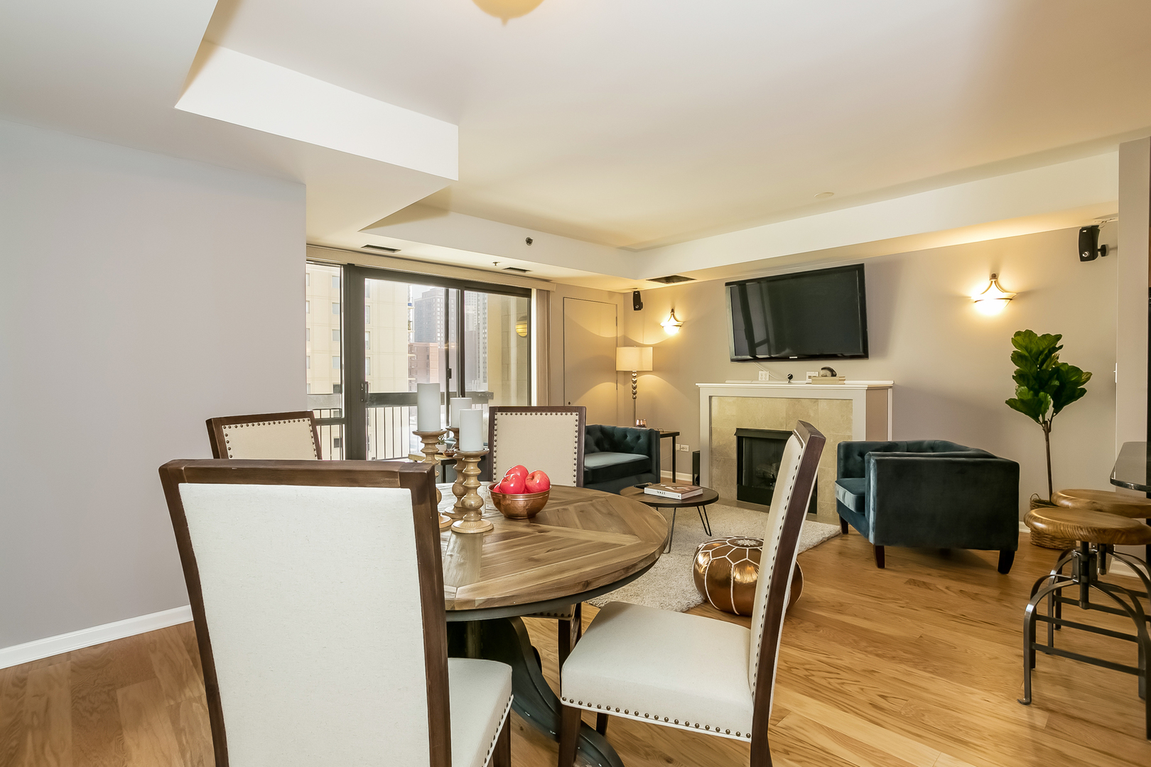 1212 N WELLS Street Unit: 804