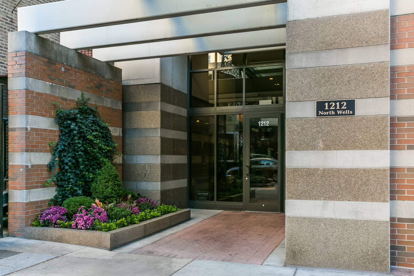 1212 N WELLS Street Unit: 804