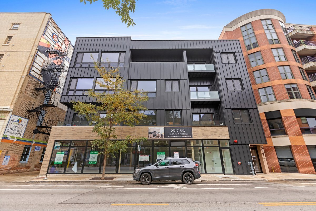 2317 N Clark Street Unit: 408