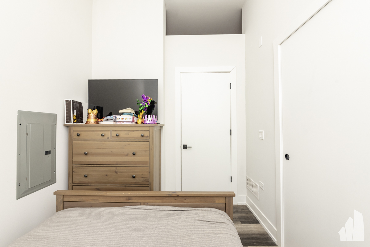 2317 N Clark Street Unit: 408