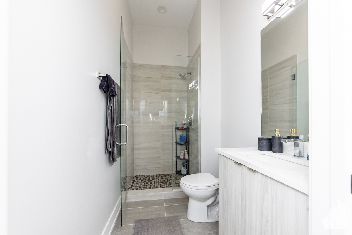 2317 N Clark Street Unit: 408
