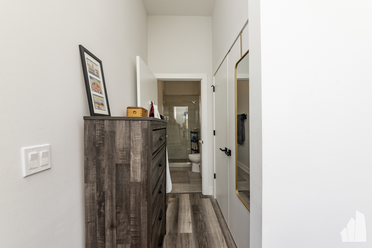 2317 N Clark Street Unit: 408