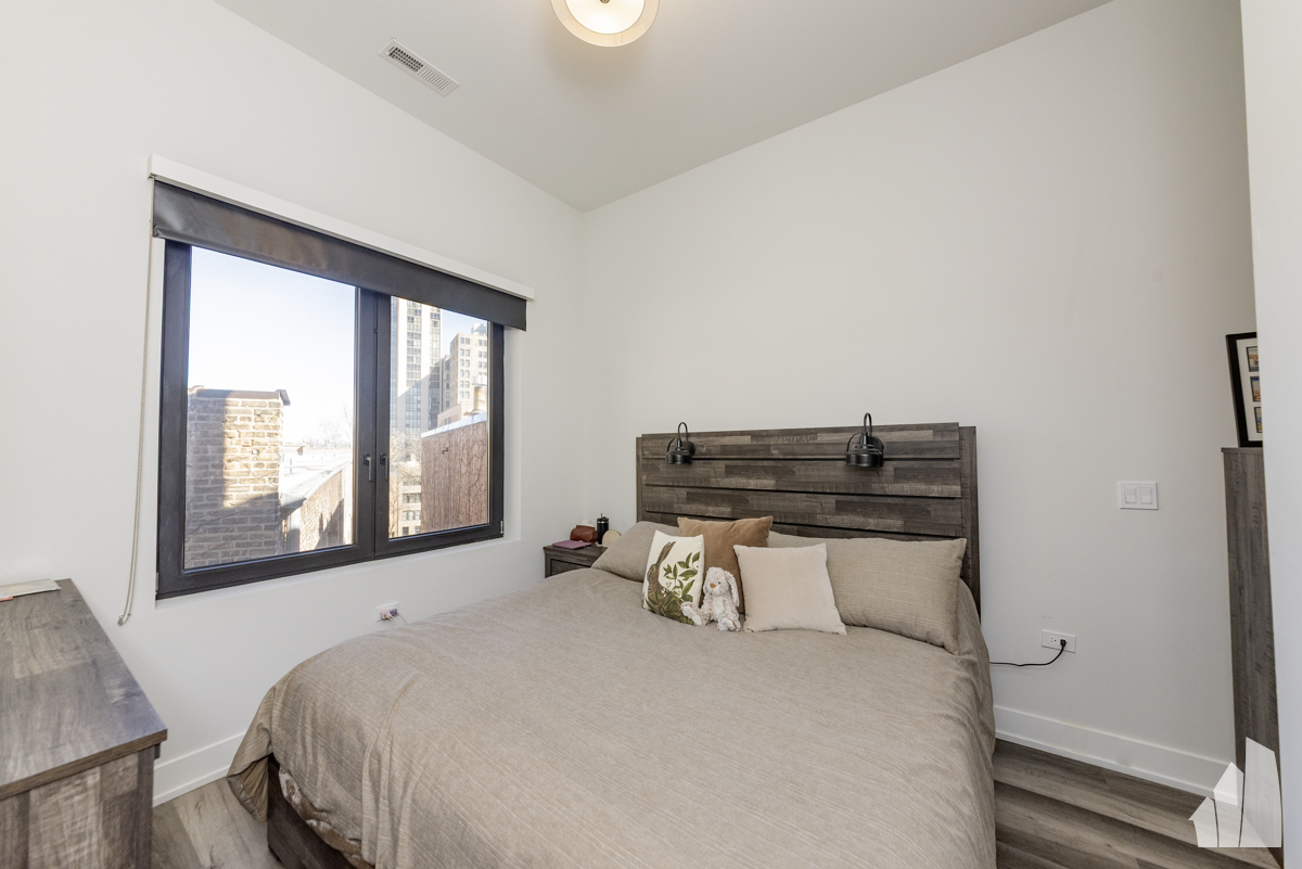 2317 N Clark Street Unit: 408