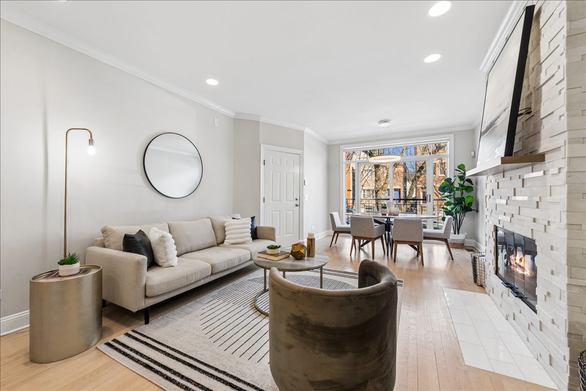 2838 N Damen Avenue Unit: 1