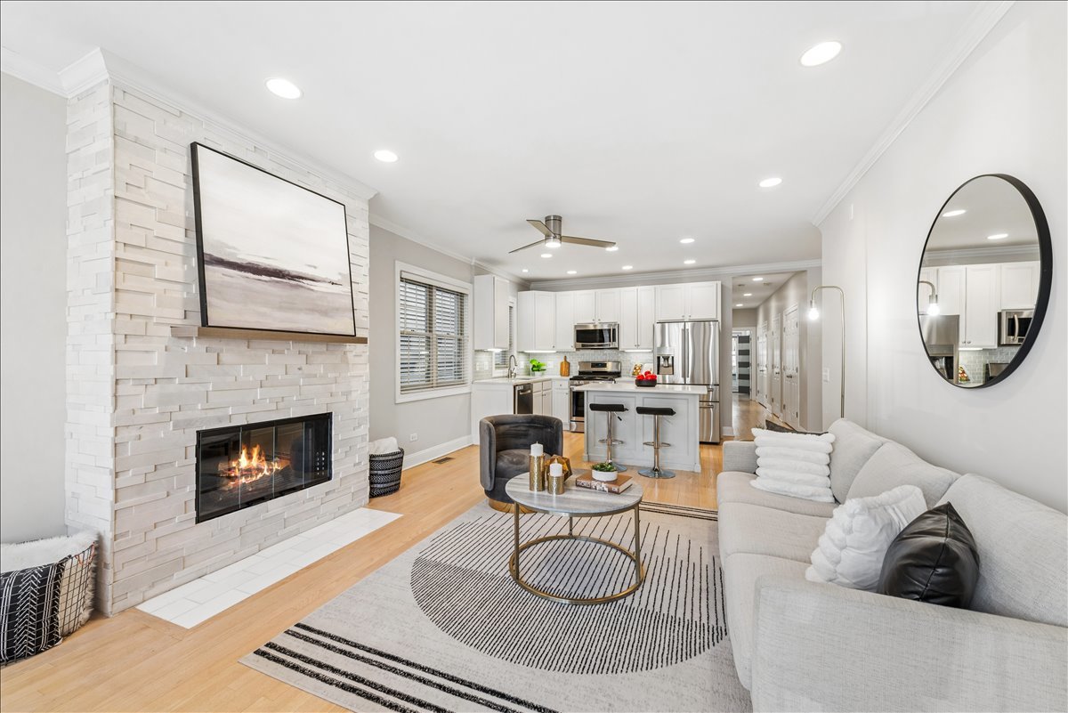 2838 N Damen Avenue Unit: 1