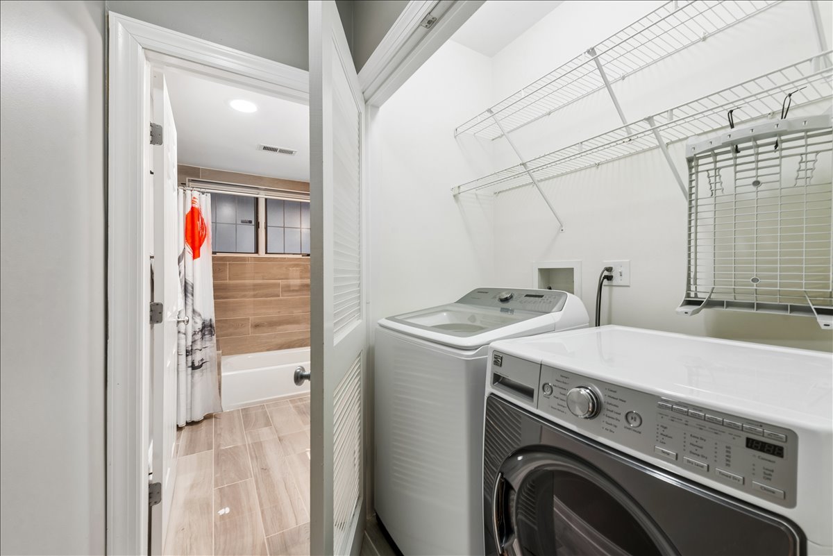 2838 N Damen Avenue Unit: 1