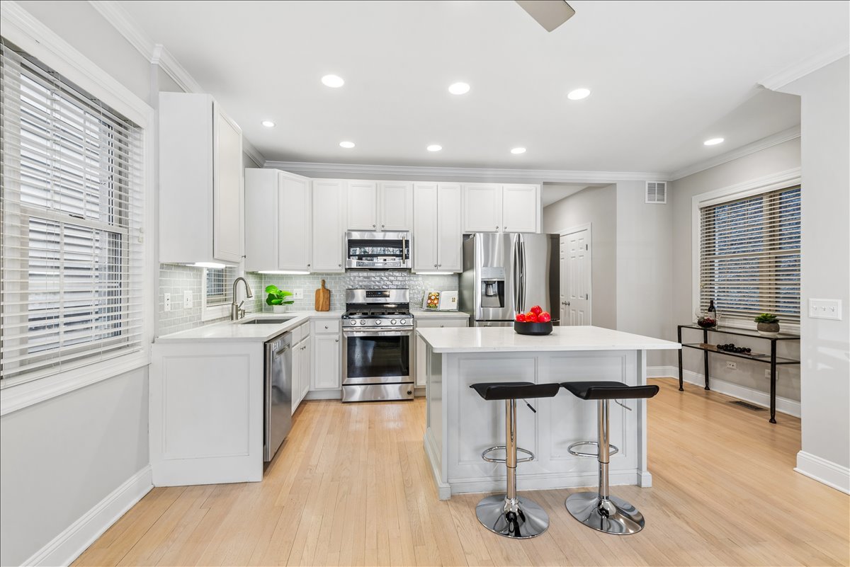 2838 N Damen Avenue Unit: 1