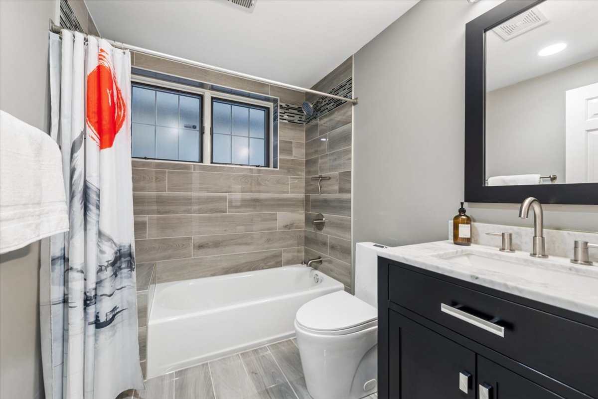 2838 N Damen Avenue Unit: 1