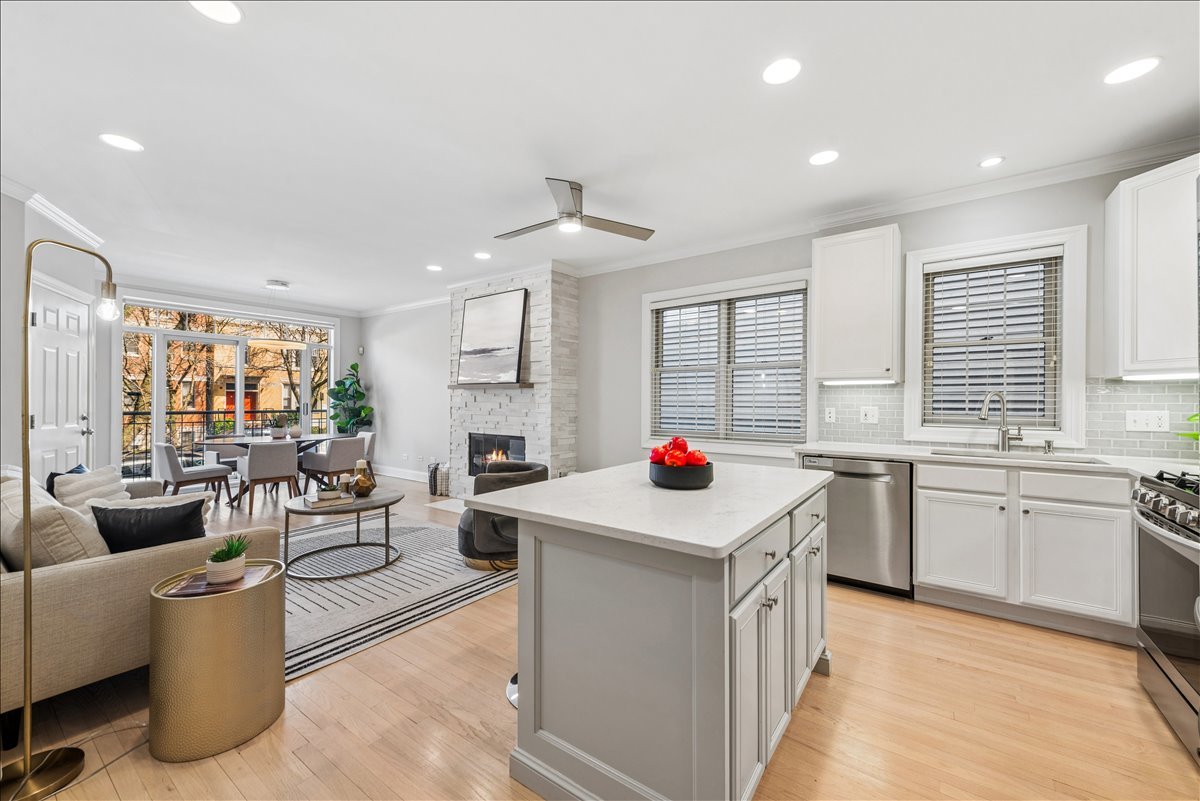 2838 N Damen Avenue Unit: 1