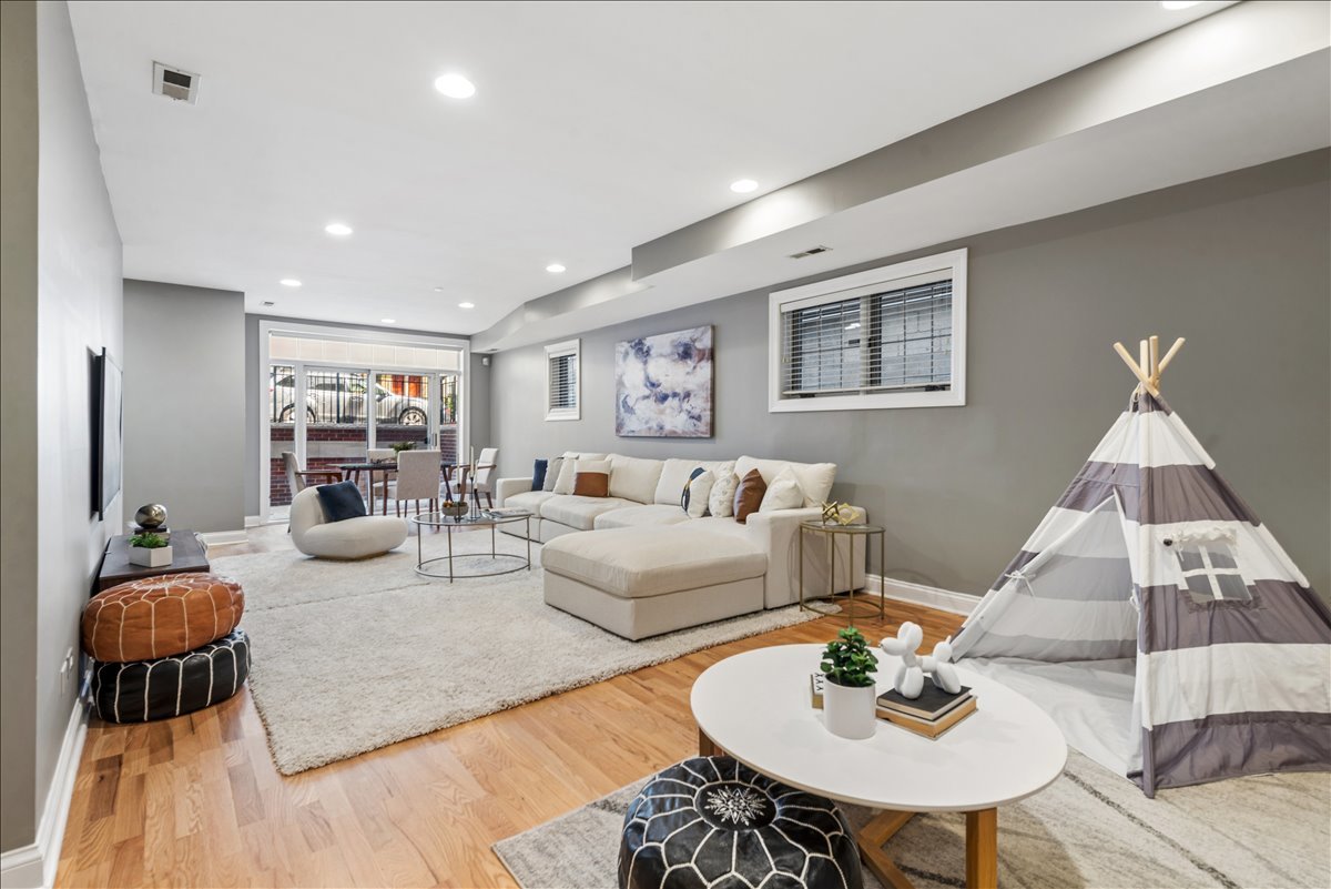 2838 N Damen Avenue Unit: 1