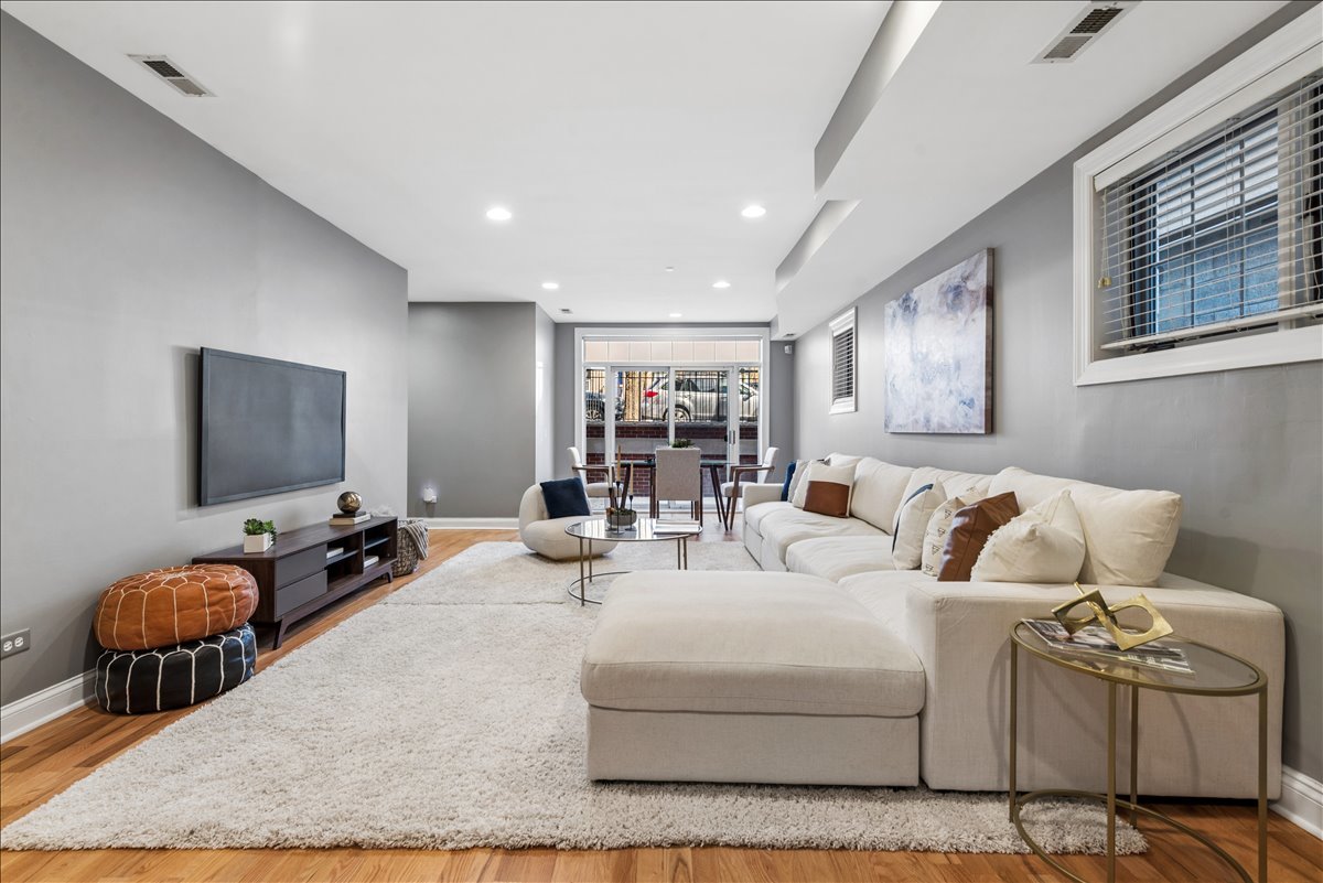 2838 N Damen Avenue Unit: 1