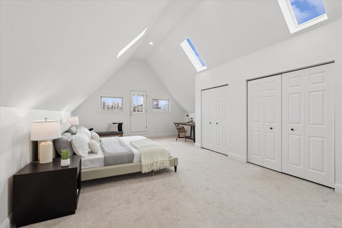 1019 N Winchester Avenue Unit: 3