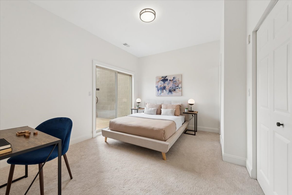 1019 N Winchester Avenue Unit: 3