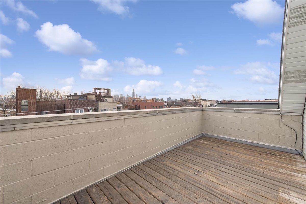 1019 N Winchester Avenue Unit: 3