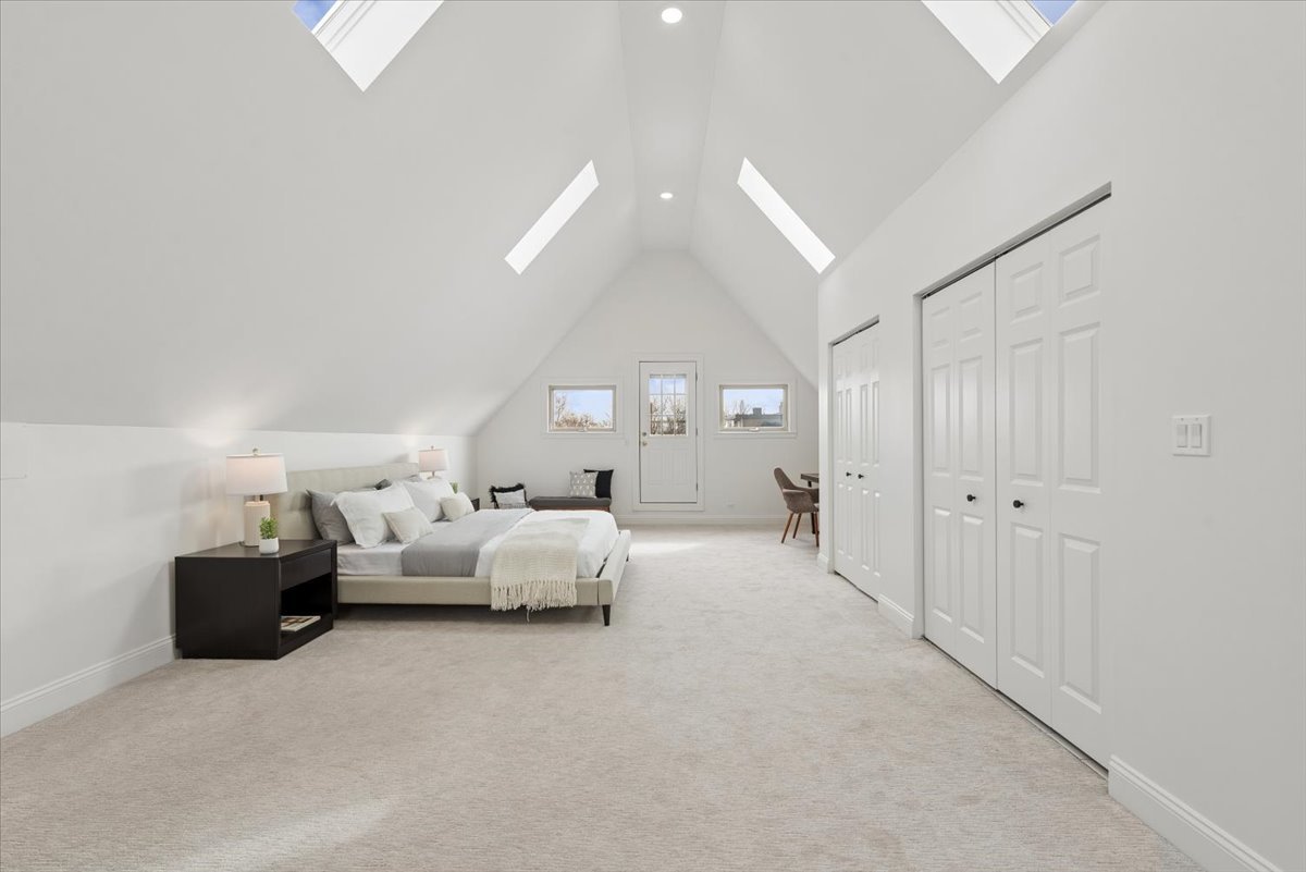 1019 N Winchester Avenue Unit: 3