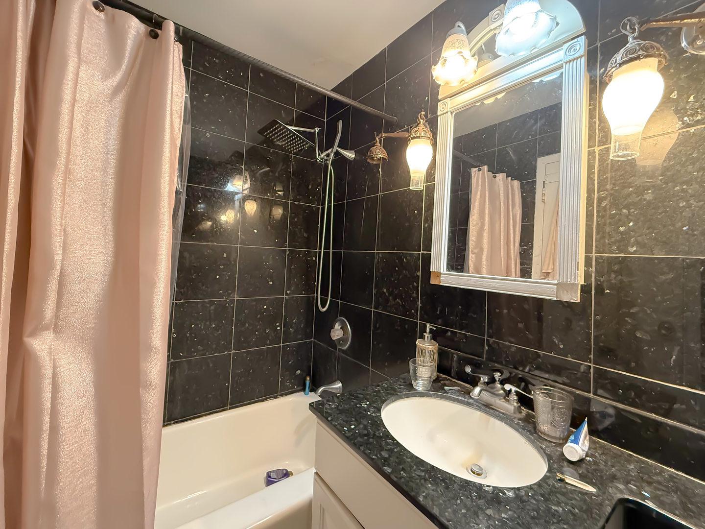 1150 N Lake Shore Drive Unit: 7B