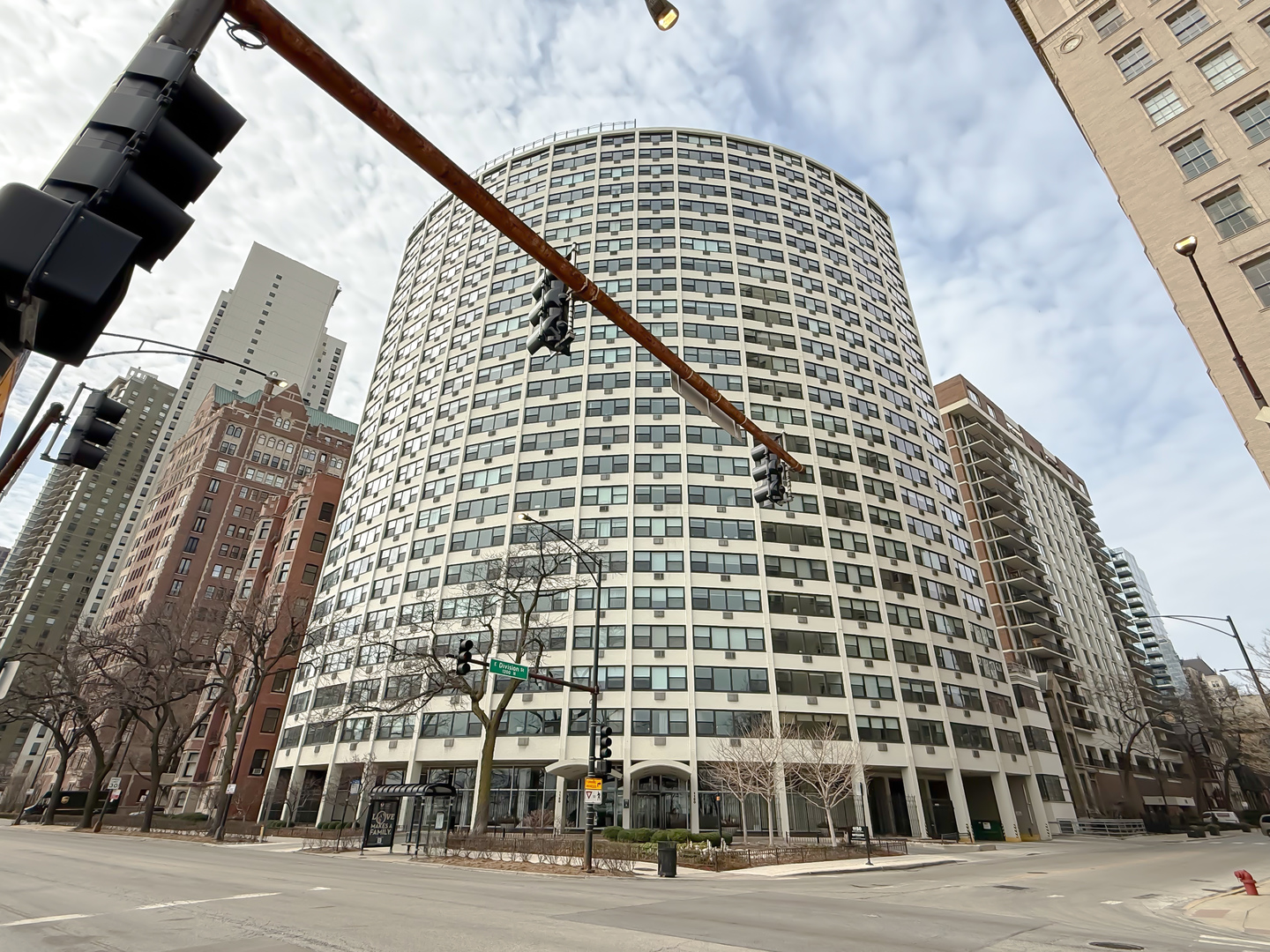 1150 N Lake Shore Drive Unit: 7B