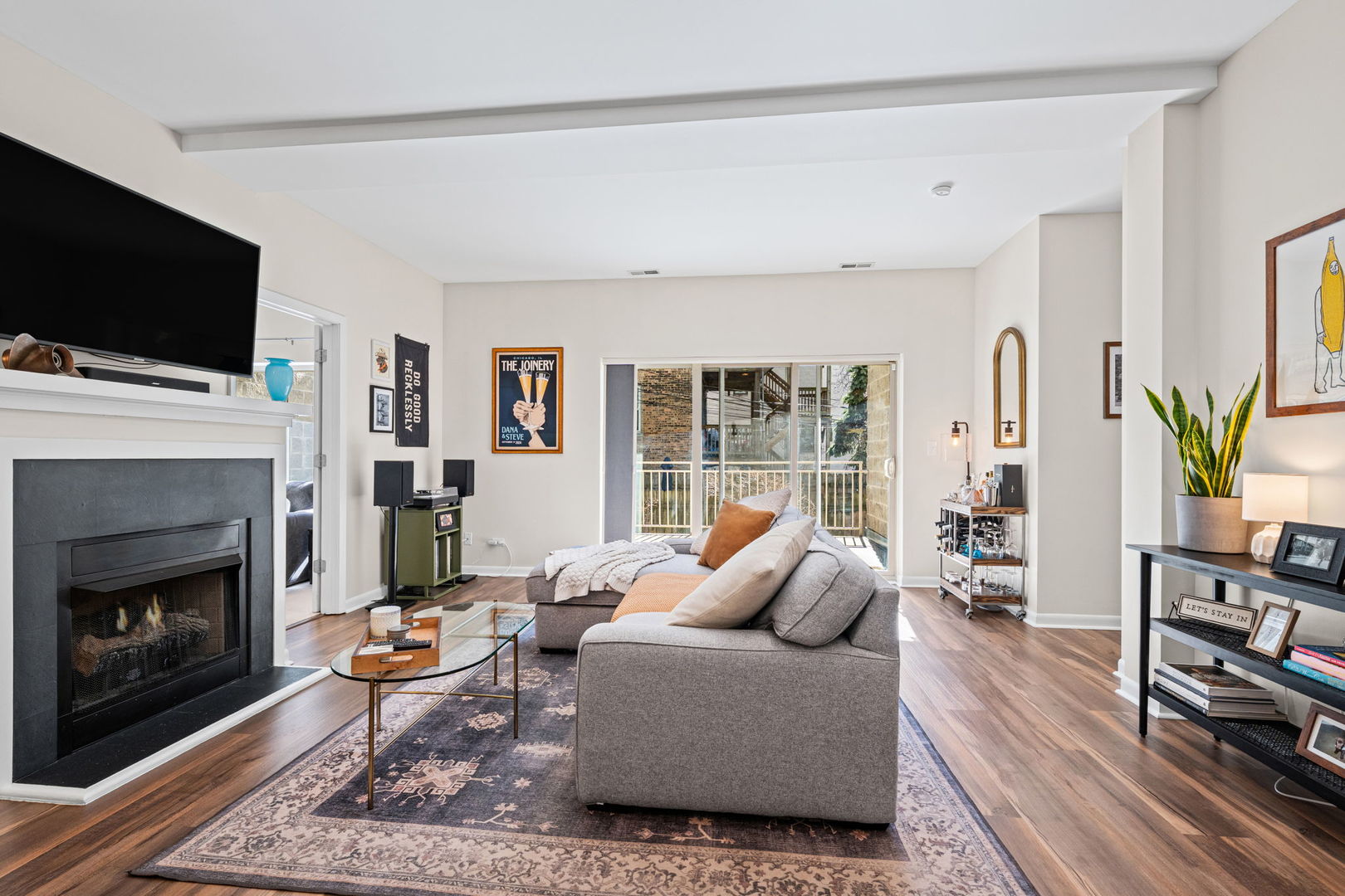 1928 N Kedzie Avenue Unit: 103