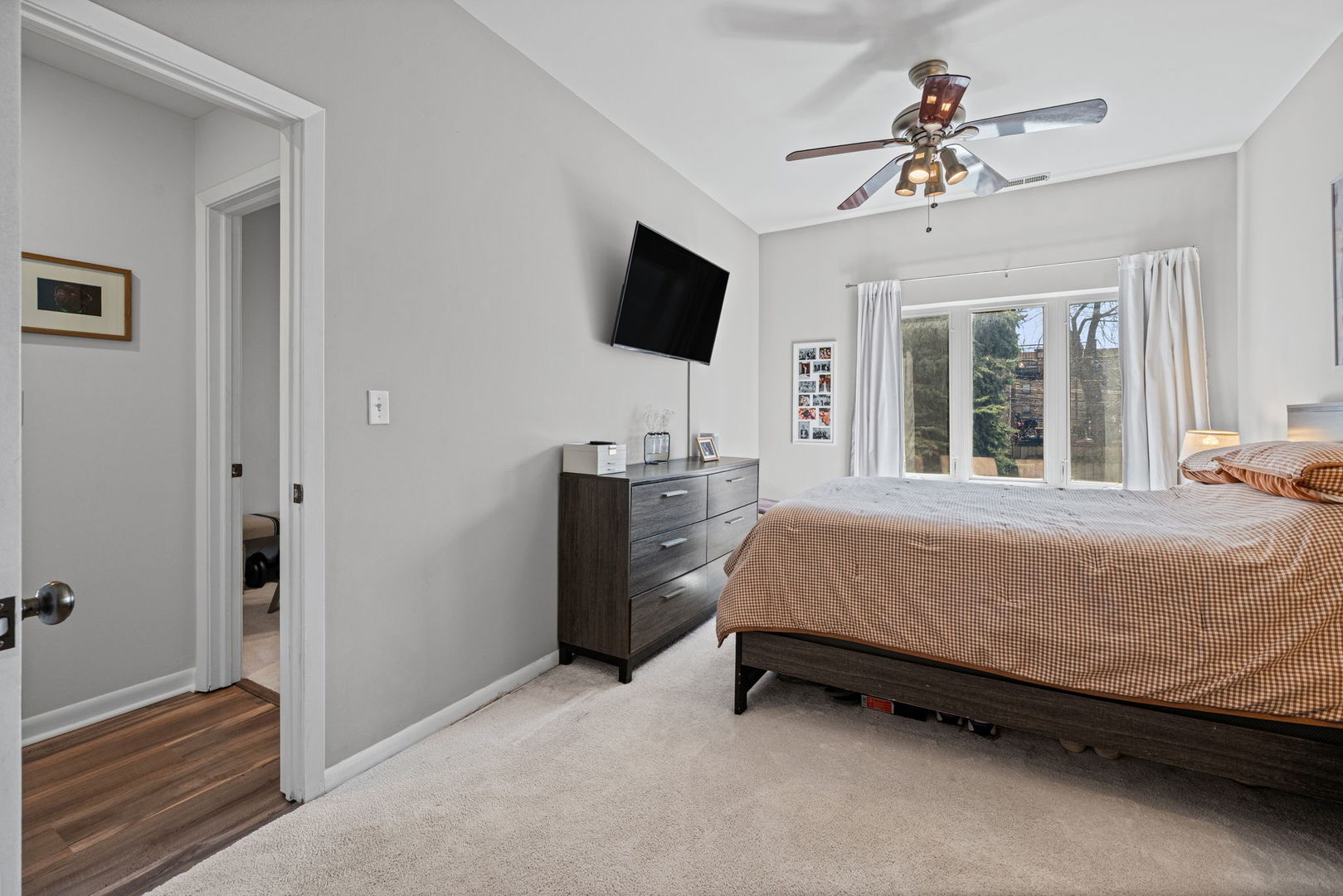 1928 N Kedzie Avenue Unit: 103