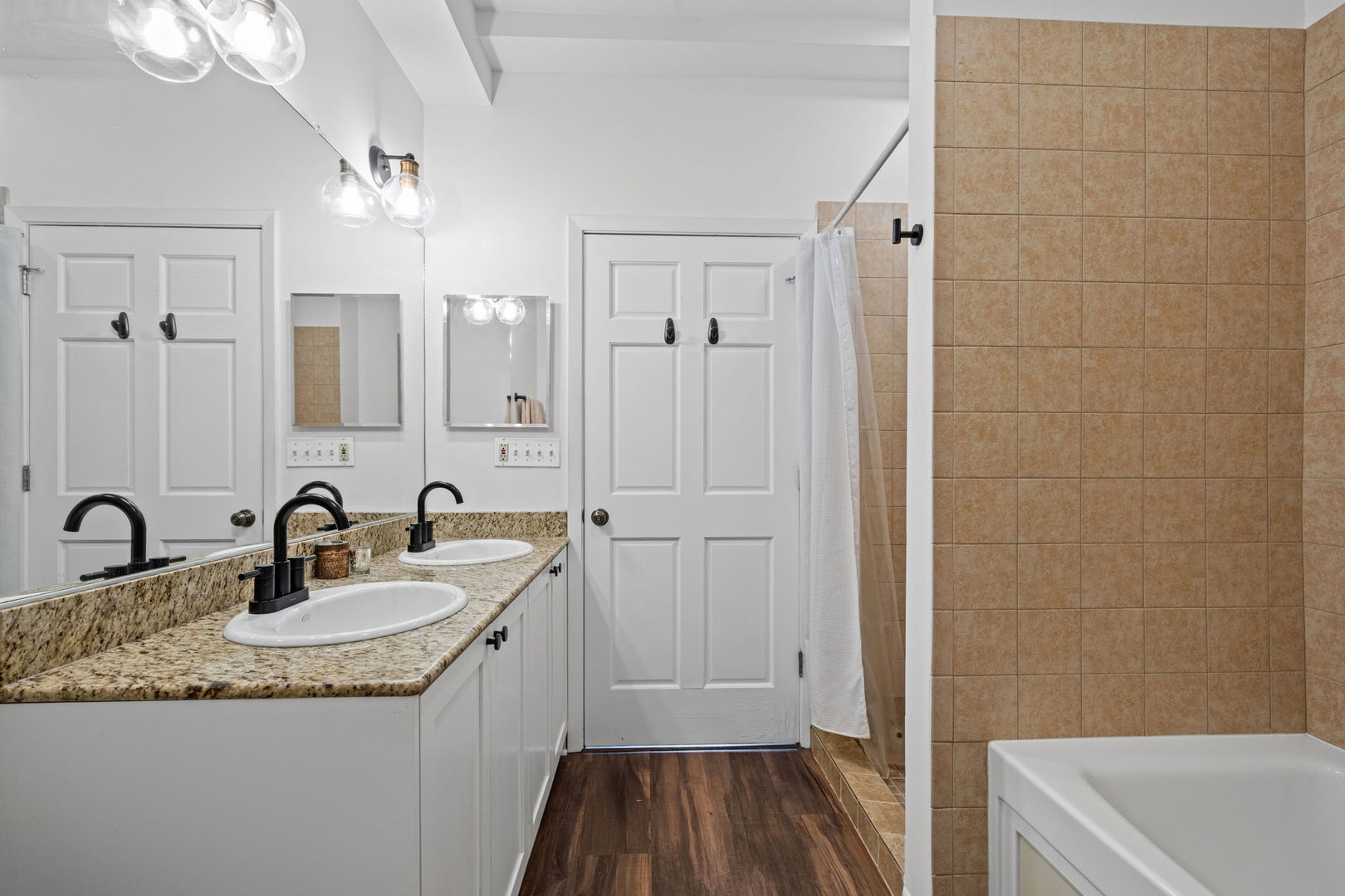 1928 N Kedzie Avenue Unit: 103