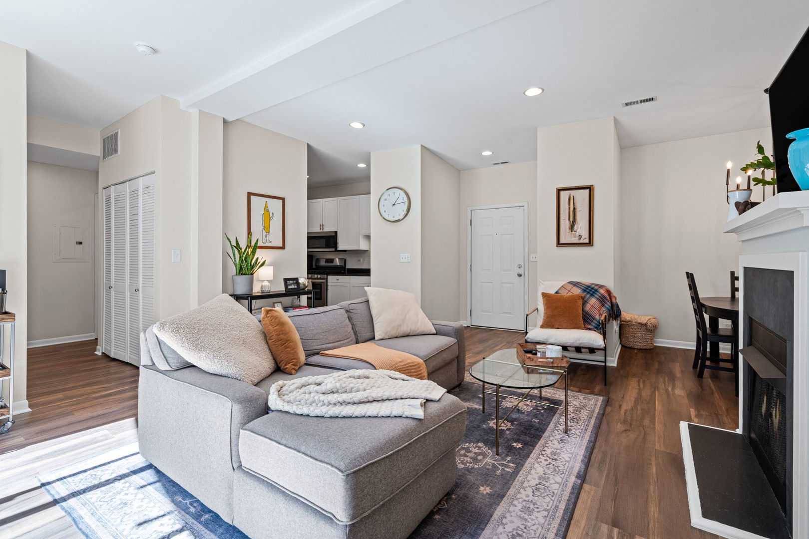 1928 N Kedzie Avenue Unit: 103