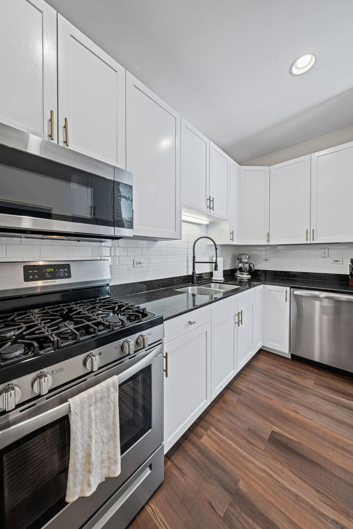 1928 N Kedzie Avenue Unit: 103