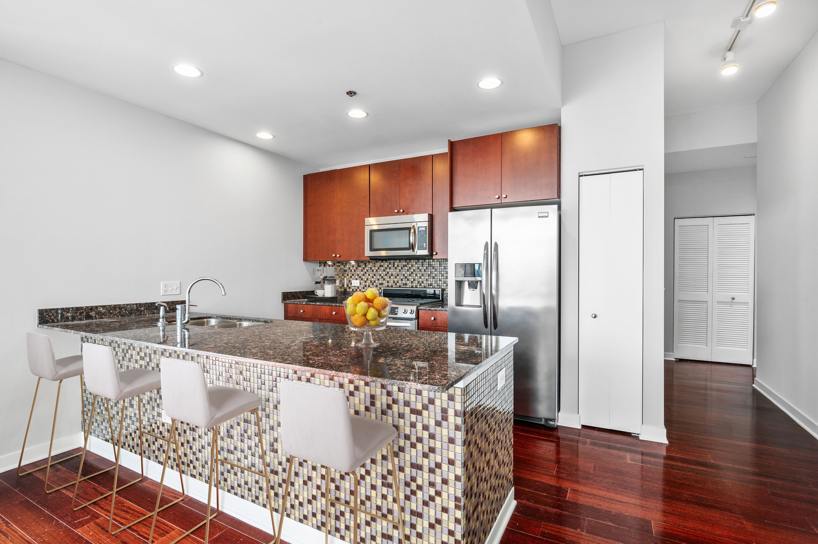 303 W OHIO Street Unit: 3703