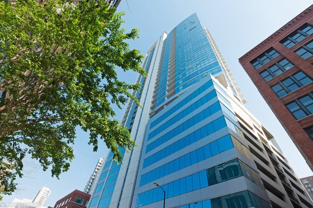 303 W OHIO Street Unit: 3703