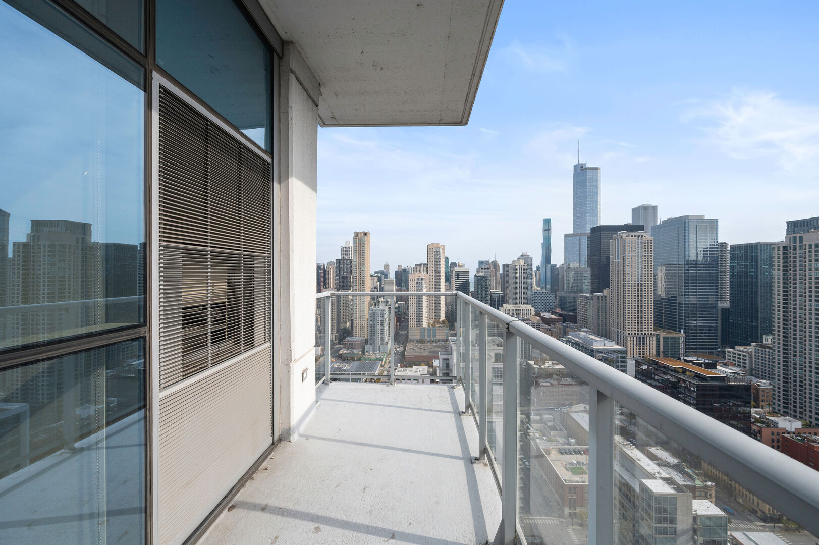 303 W OHIO Street Unit: 3703