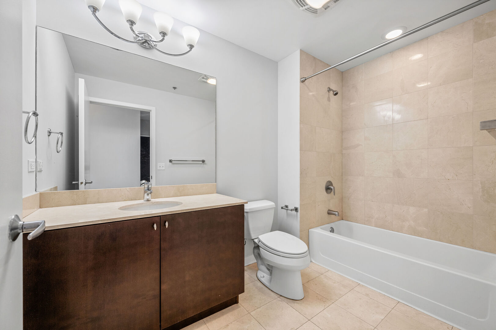303 W OHIO Street Unit: 3703
