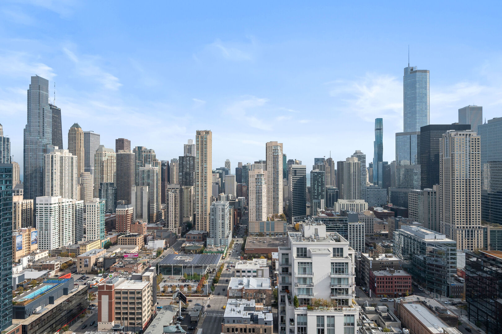 303 W OHIO Street Unit: 3703