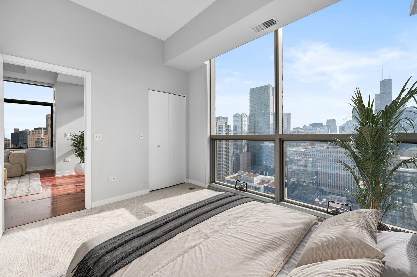 303 W OHIO Street Unit: 3703