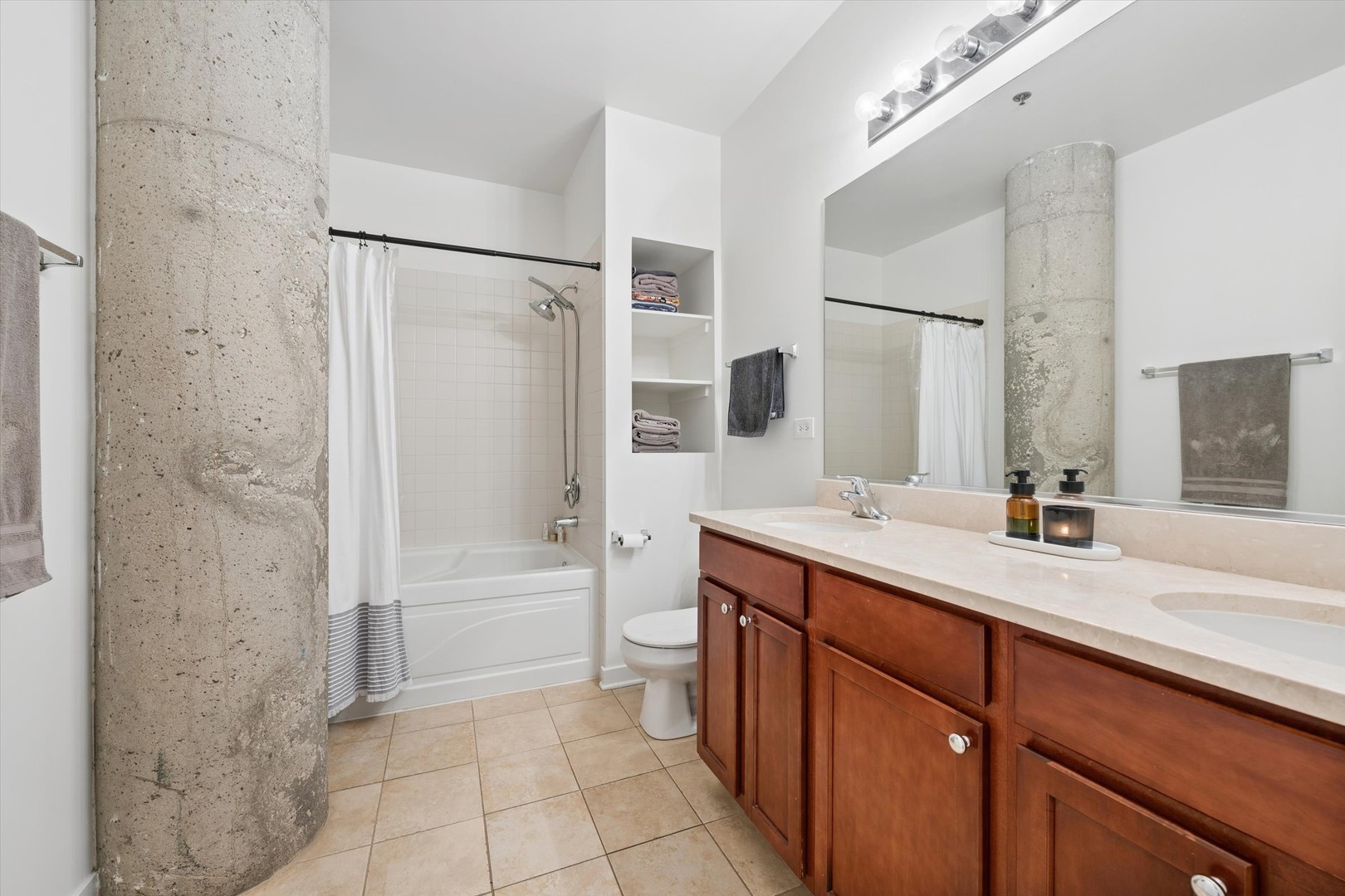 3963 W Belmont Avenue Unit: 316