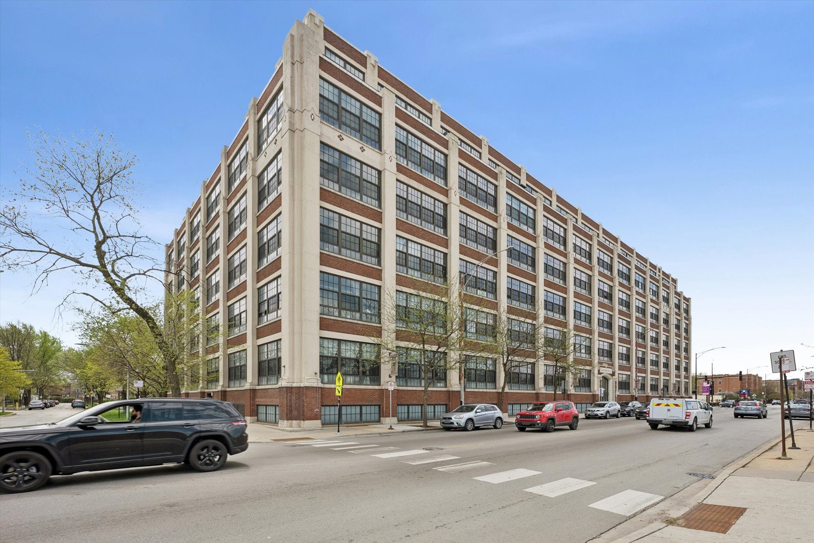 3963 W Belmont Avenue Unit: 316