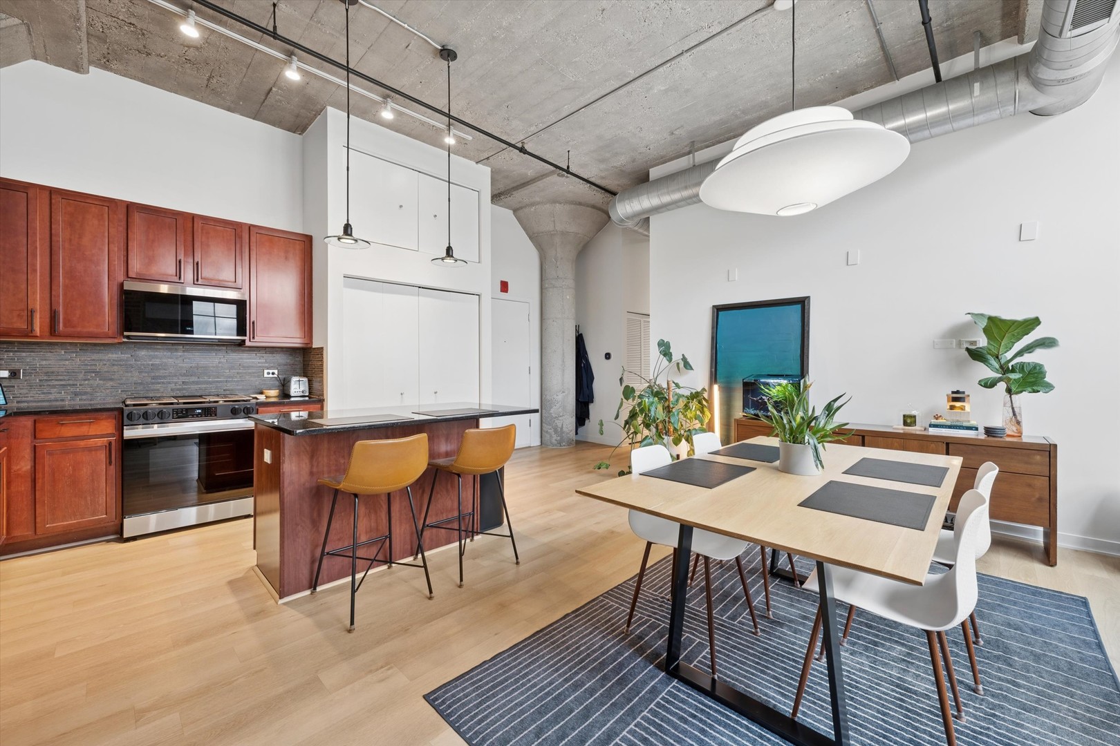 3963 W Belmont Avenue Unit: 316