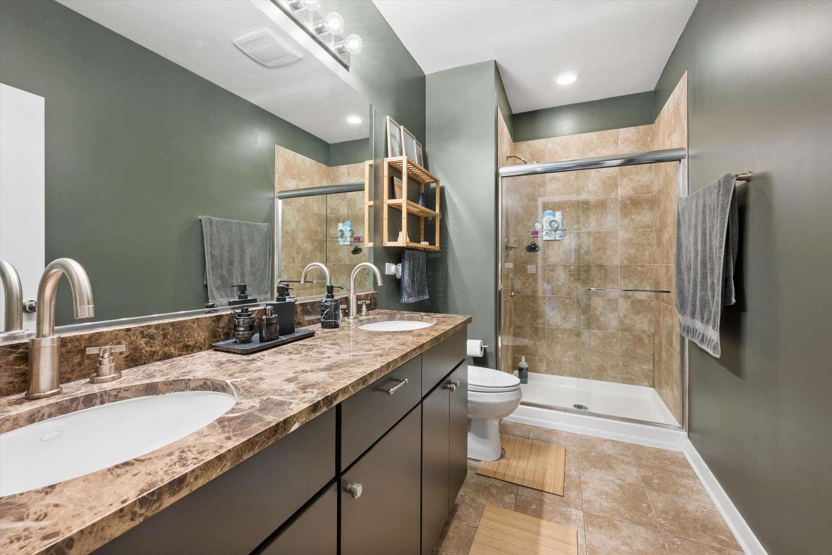 3963 W Belmont Avenue Unit: 316