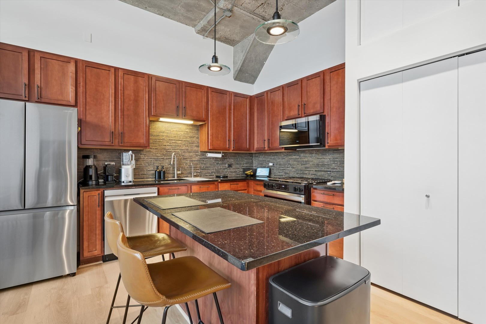 3963 W Belmont Avenue Unit: 316