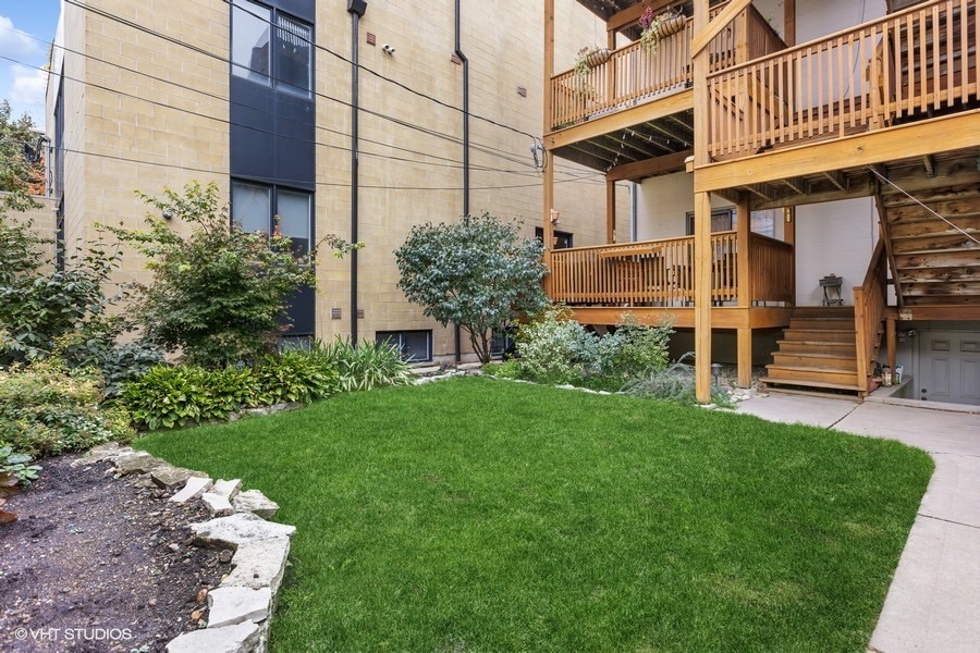 832 N Paulina Street Unit: 3