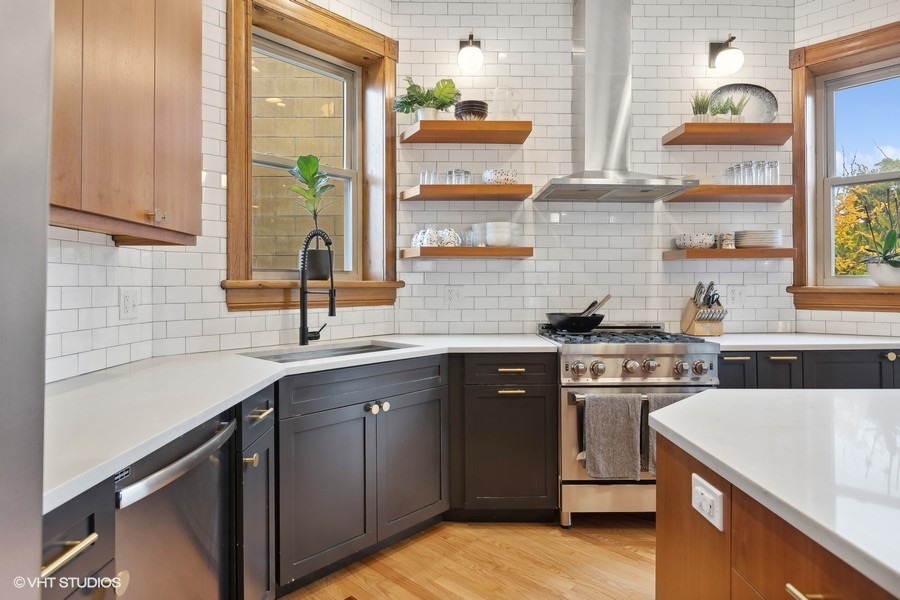 832 N Paulina Street Unit: 3