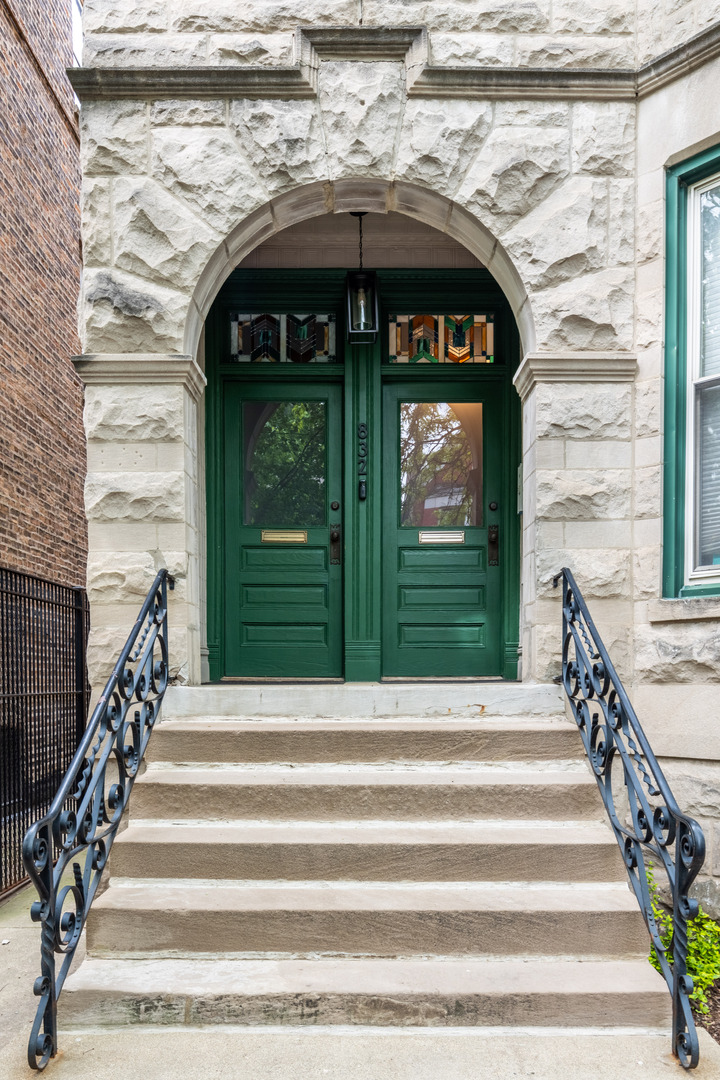 832 N Paulina Street Unit: 3