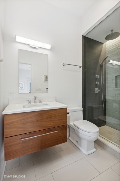 832 N Paulina Street Unit: 3