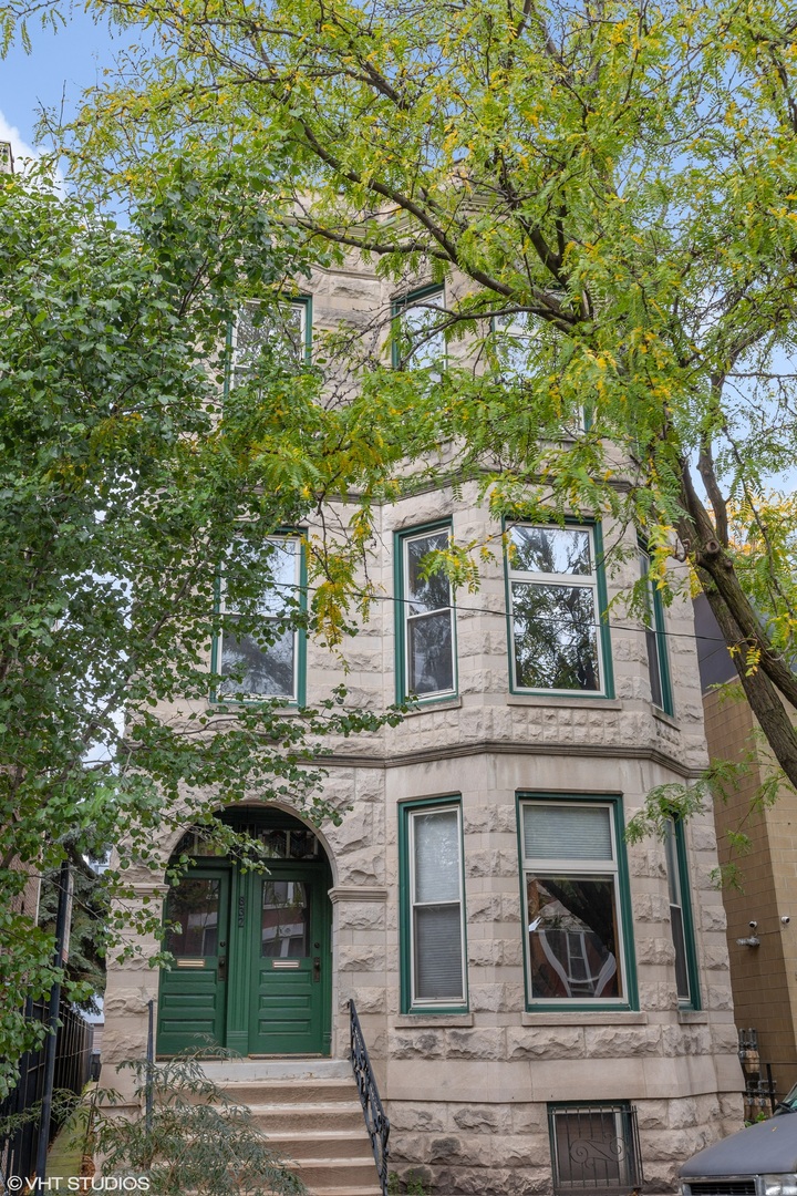 832 N Paulina Street Unit: 3