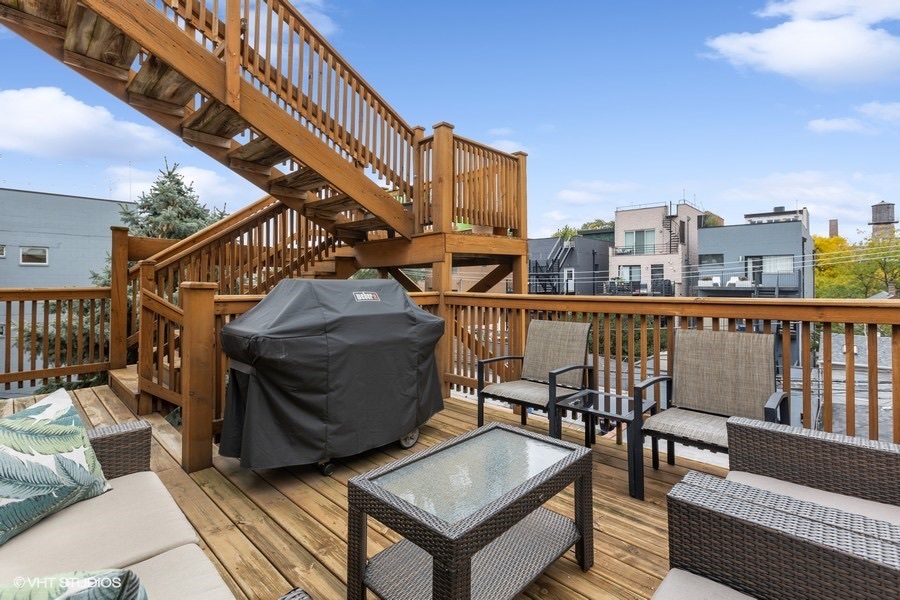 832 N Paulina Street Unit: 3